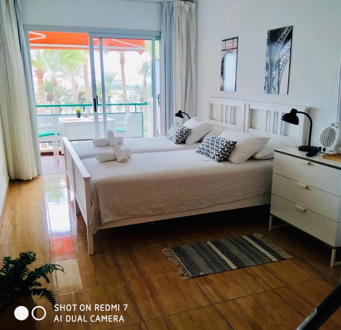 Appartement Comodoro Cristianos Beach Vivienda Vacacional à Los Cristianos  Extérieur photo